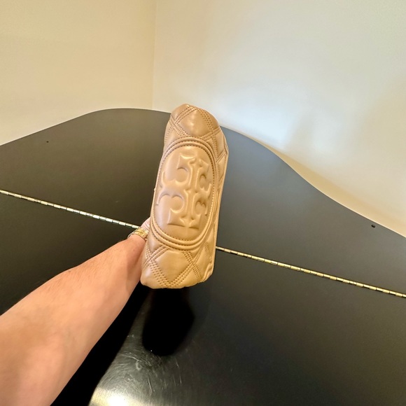 NWT Authentic Luxury Minimalist Tory Burch Fleming Quilted Soft Clutch/Bag - Picture 10 of 17